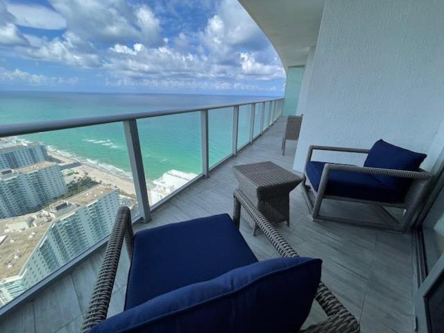 Stay At The Top With Amazing Views By Rent4Us Hollywood Luaran gambar