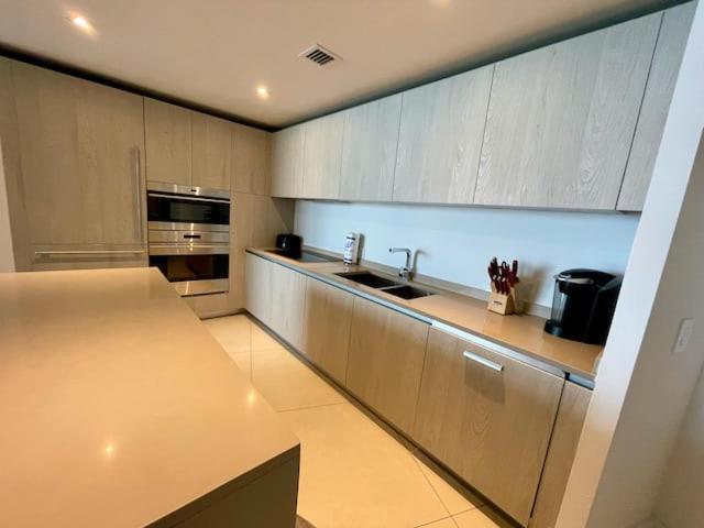 Stay At The Top With Amazing Views By Rent4Us Hollywood Luaran gambar