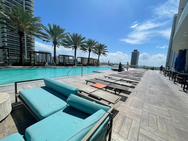 Stay At The Top With Amazing Views By Rent4Us Hollywood Luaran gambar