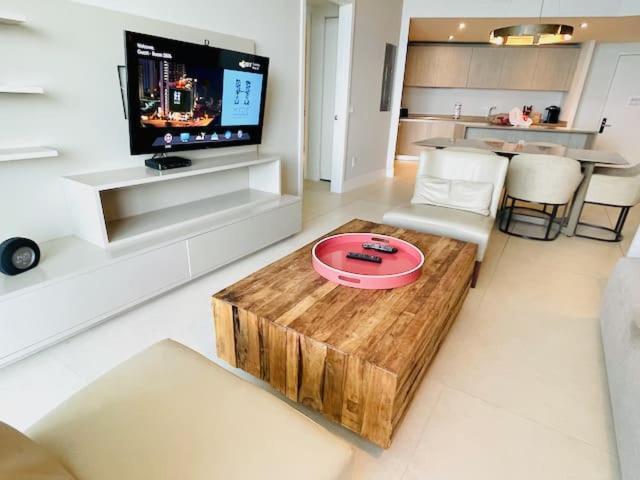 Stay At The Top With Amazing Views By Rent4Us Hollywood Luaran gambar