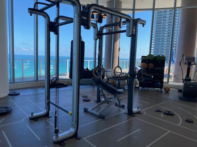 Stay At The Top With Amazing Views By Rent4Us Hollywood Luaran gambar